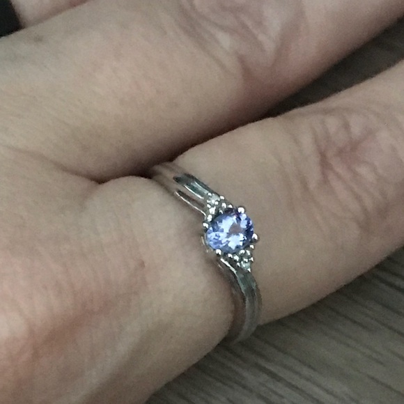 10K White gold Tanzanite ring with diamonds, sz 7 - Picture 2 of 5